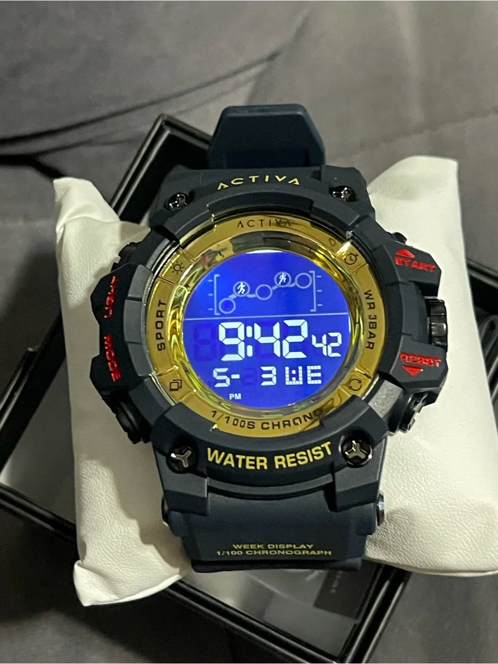 Bundle of 8 Activa Summit X Invicta Unisex Digital Watch - 50mm new